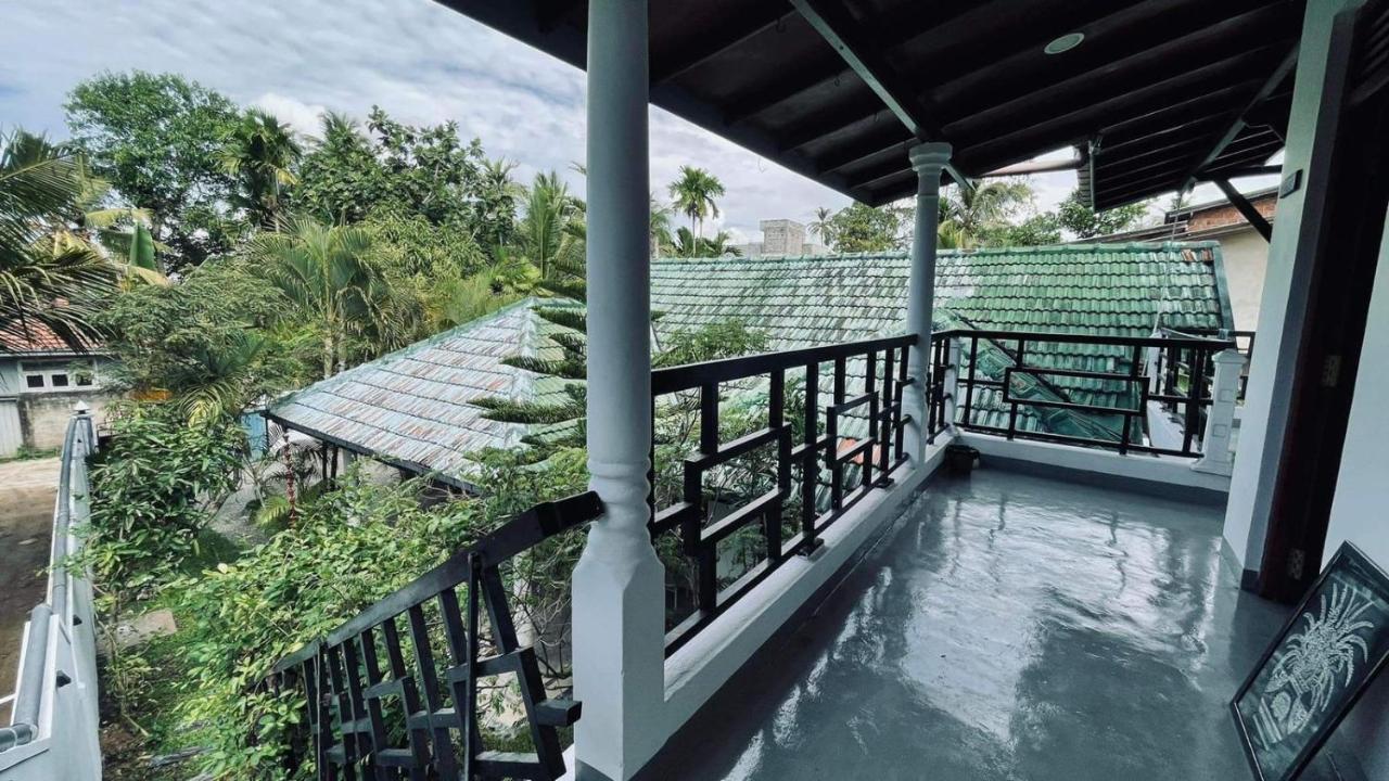 Rituale Guest House - Surf & Yoga Mirissa Eksteriør billede