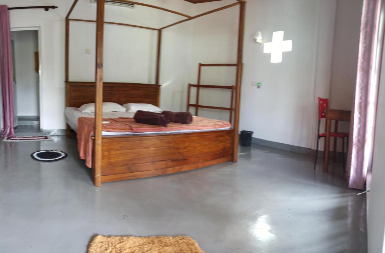 Rituale Guest House - Surf & Yoga Mirissa Eksteriør billede
