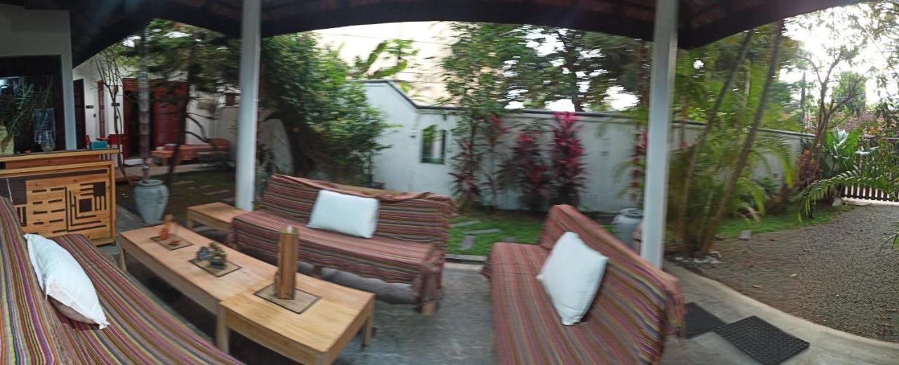 Rituale Guest House - Surf & Yoga Mirissa Eksteriør billede