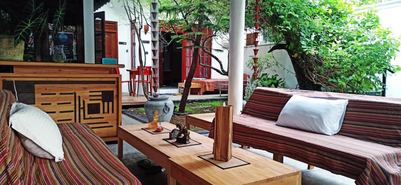Rituale Guest House - Surf & Yoga Mirissa Eksteriør billede