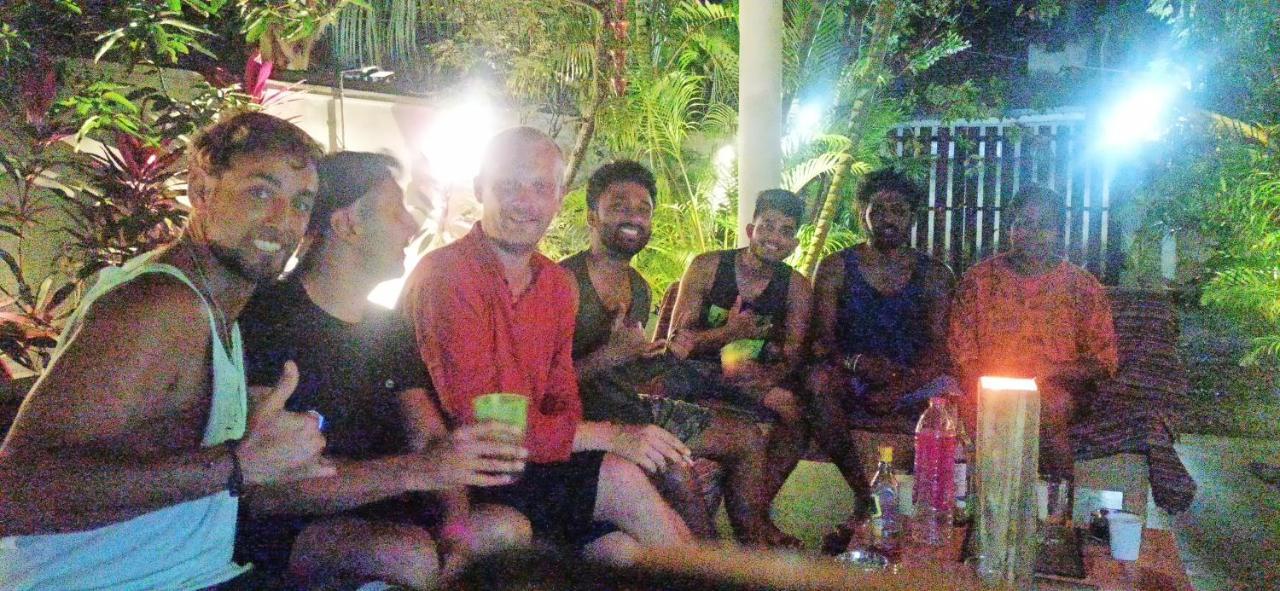 Rituale Guest House - Surf & Yoga Mirissa Eksteriør billede